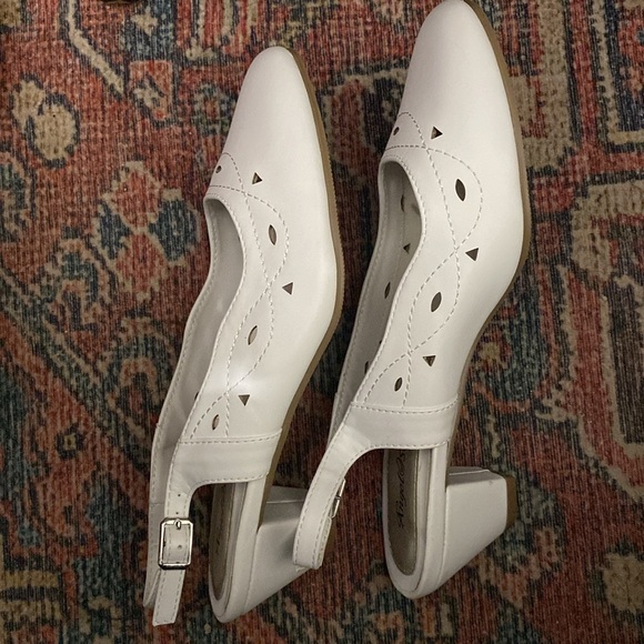 Angel Steps Scalloped Edge Slingback Low Heels with cutouts - Picture 5 of 7